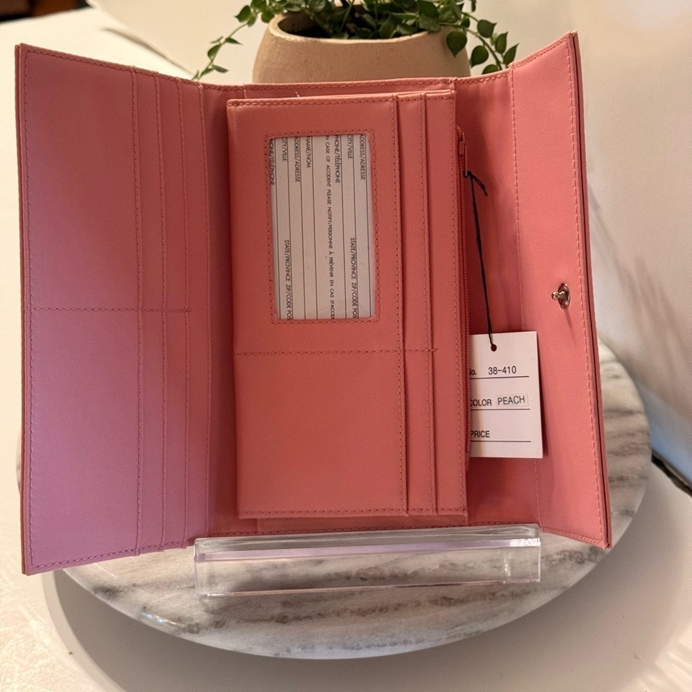 NWT Pregio Women’s Peach Color Wallet CC Slips, ID Slip, Bill Slip Snap Closure - Picture 4 of 16